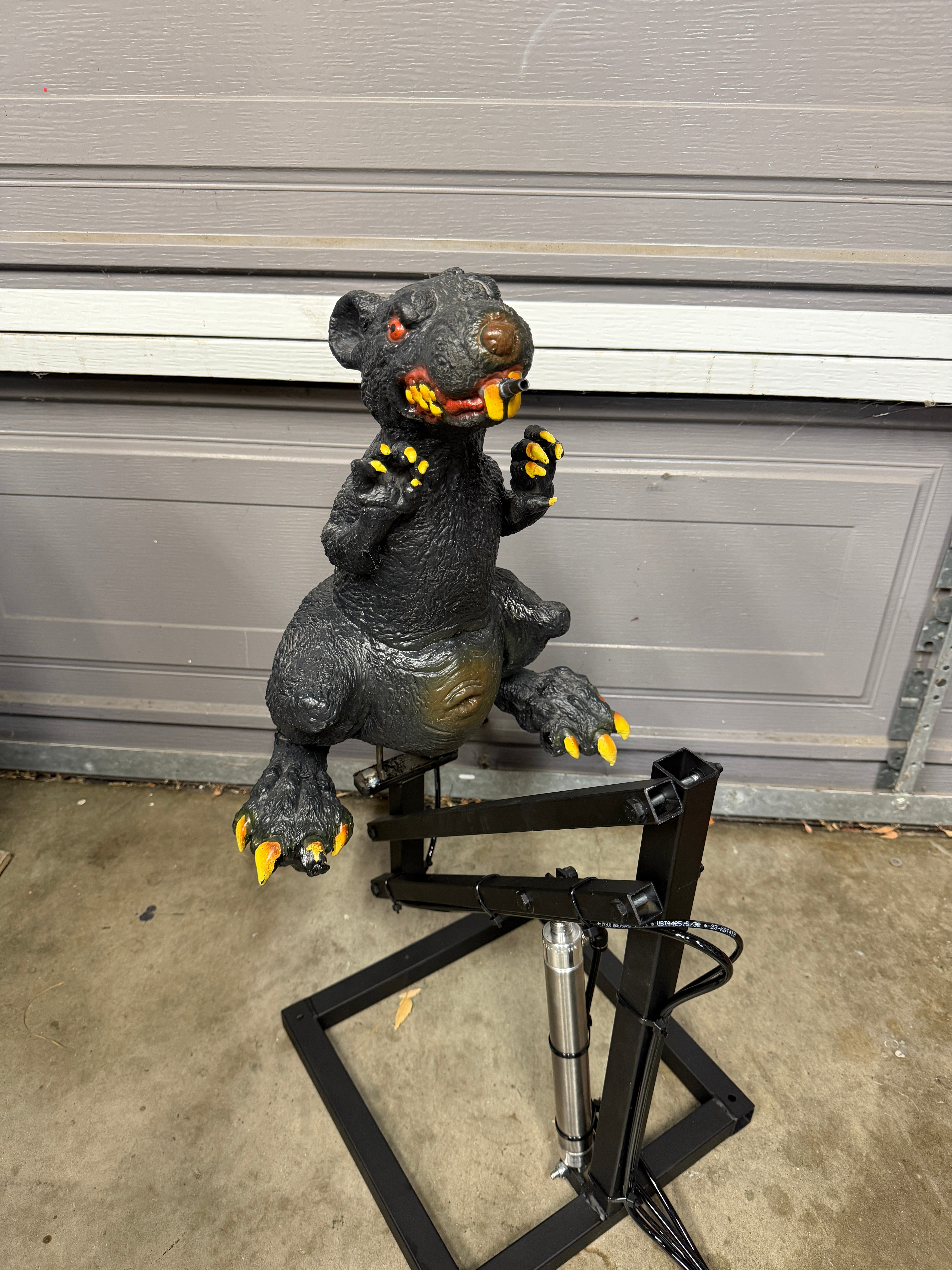 Pop-Up Rat with Spitter